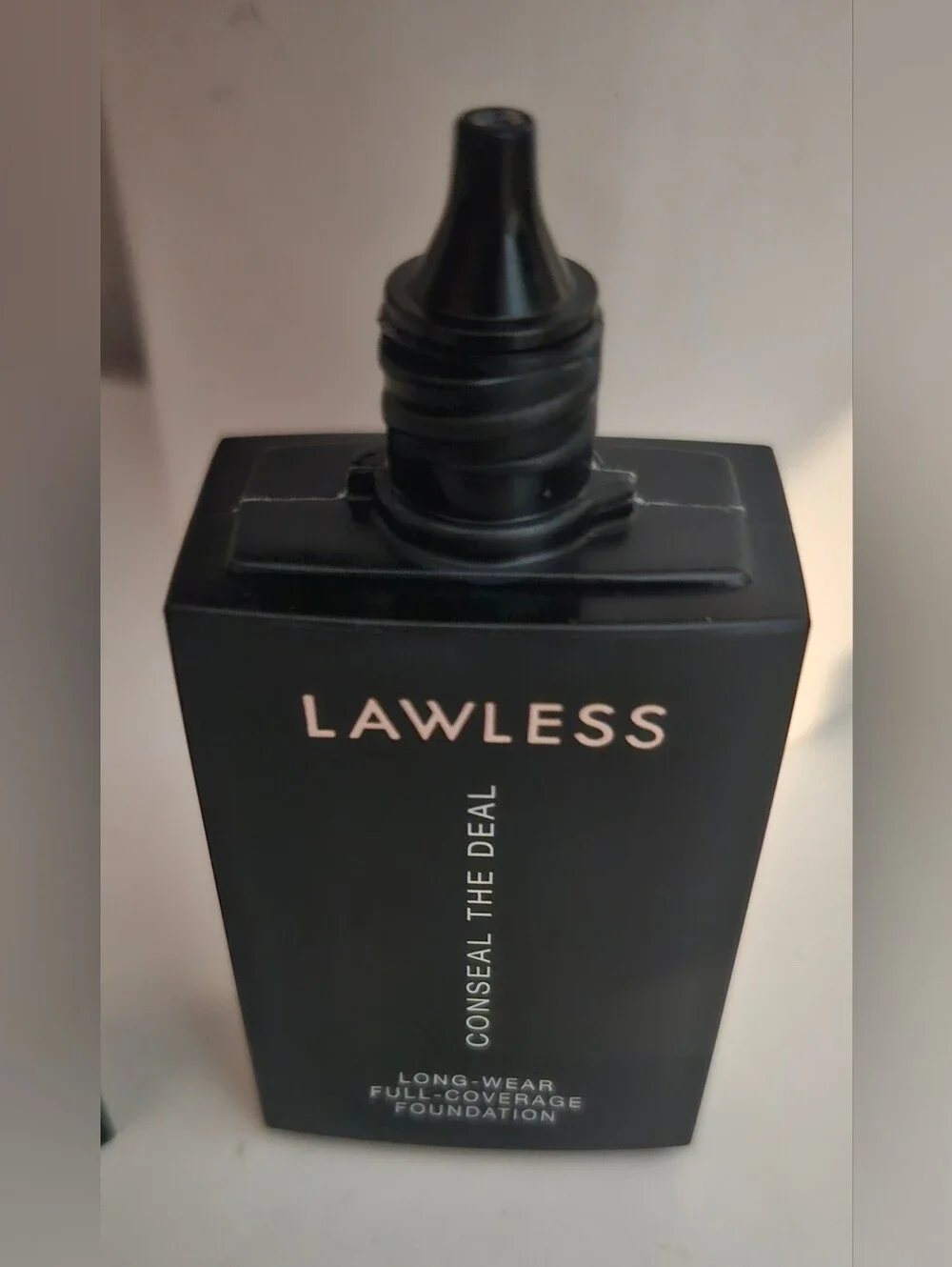 Lawless Conceal The Deal Foundation & Plumping Satin Cream Lipstick